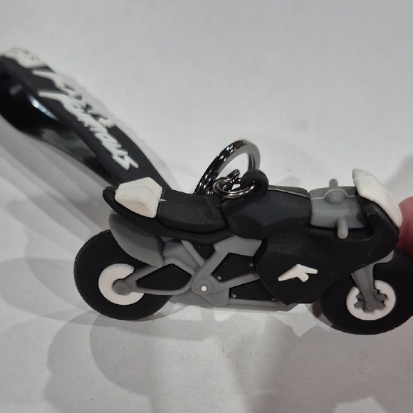 Fast & Furious Motorcycle Keychain With Rubber Strap - Picture 2 of 4